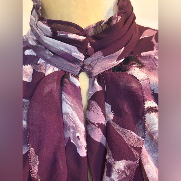 White House Black Market Floral Sleeveless Blouse - Picture 2 of 6